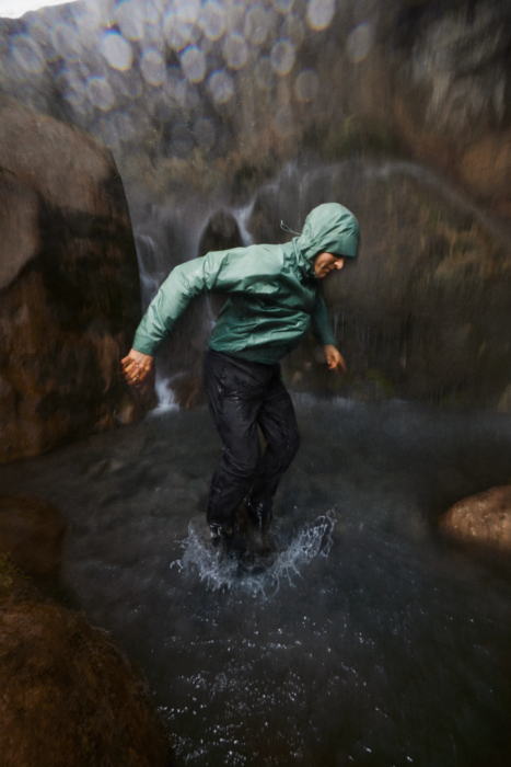 MIESTEN HIKEOUT HOUSUT