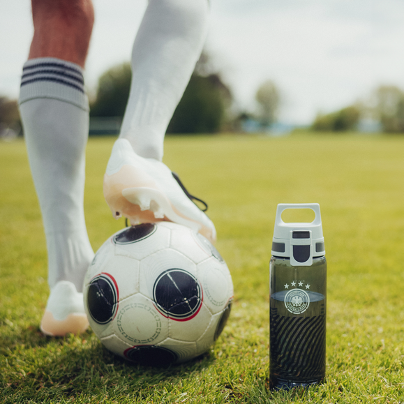 SIGG DFB TOTAL COLOR ONE TEAM 0.6L - JUOMAPULLO