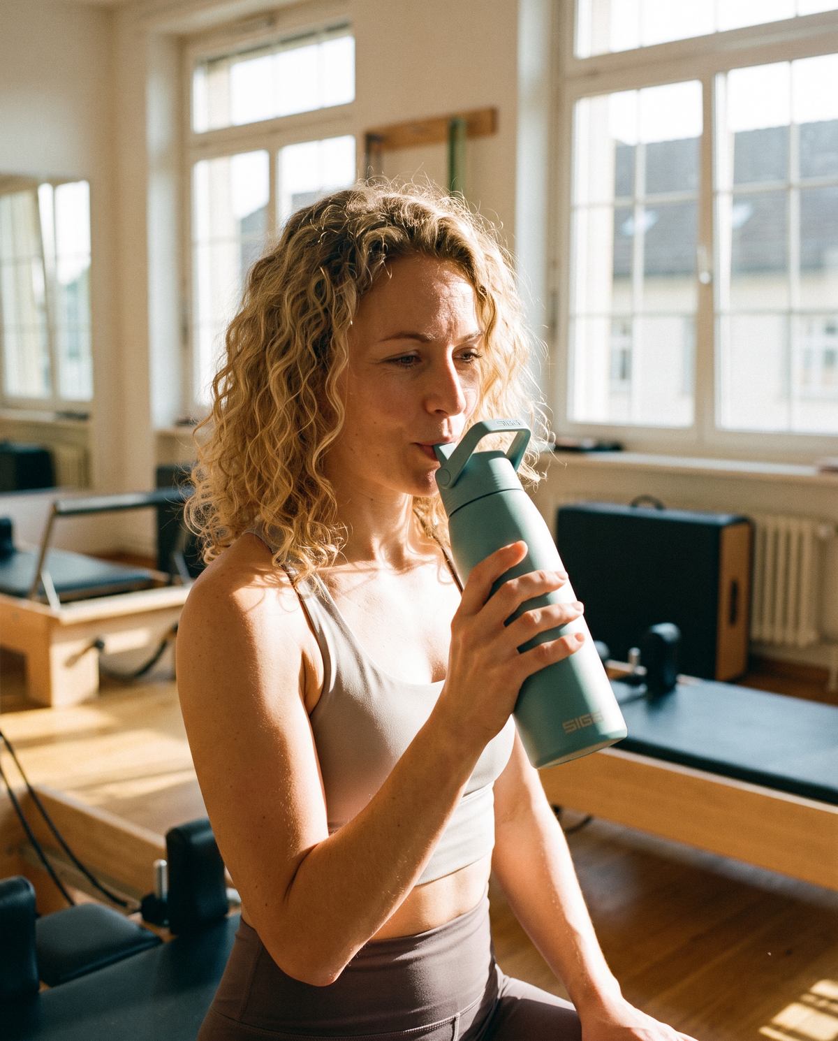 SIGG Shield FLIP Morning blue 1 L käytössä