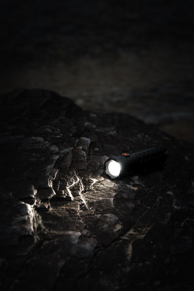 Torchy 2K - Black line I Ladattava käsivalaisin