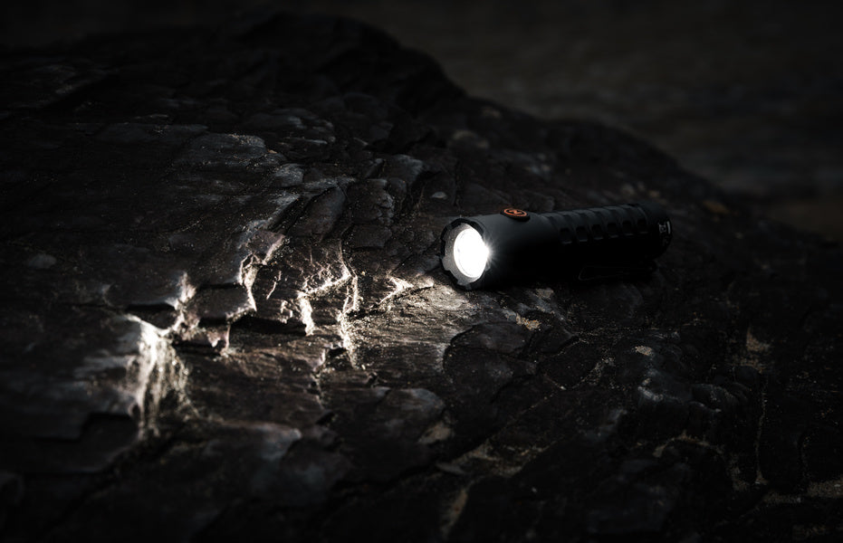 Torchy 2K - Black line I Ladattava käsivalaisin