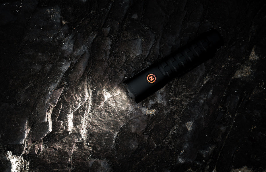 Torchy 2K - Black line I Ladattava käsivalaisin