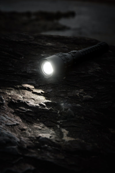 Davinci 8000 - Black line I Ladattava käsivalaisin