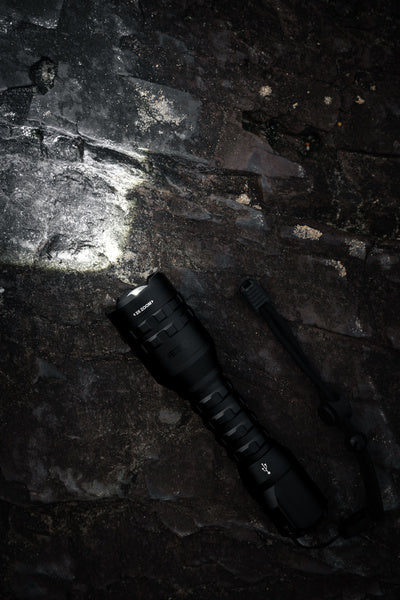 Davinci 800L - Black line I Rechargeable flashlight