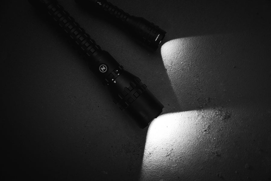 Davinci 800L - Black line I Rechargeable flashlight