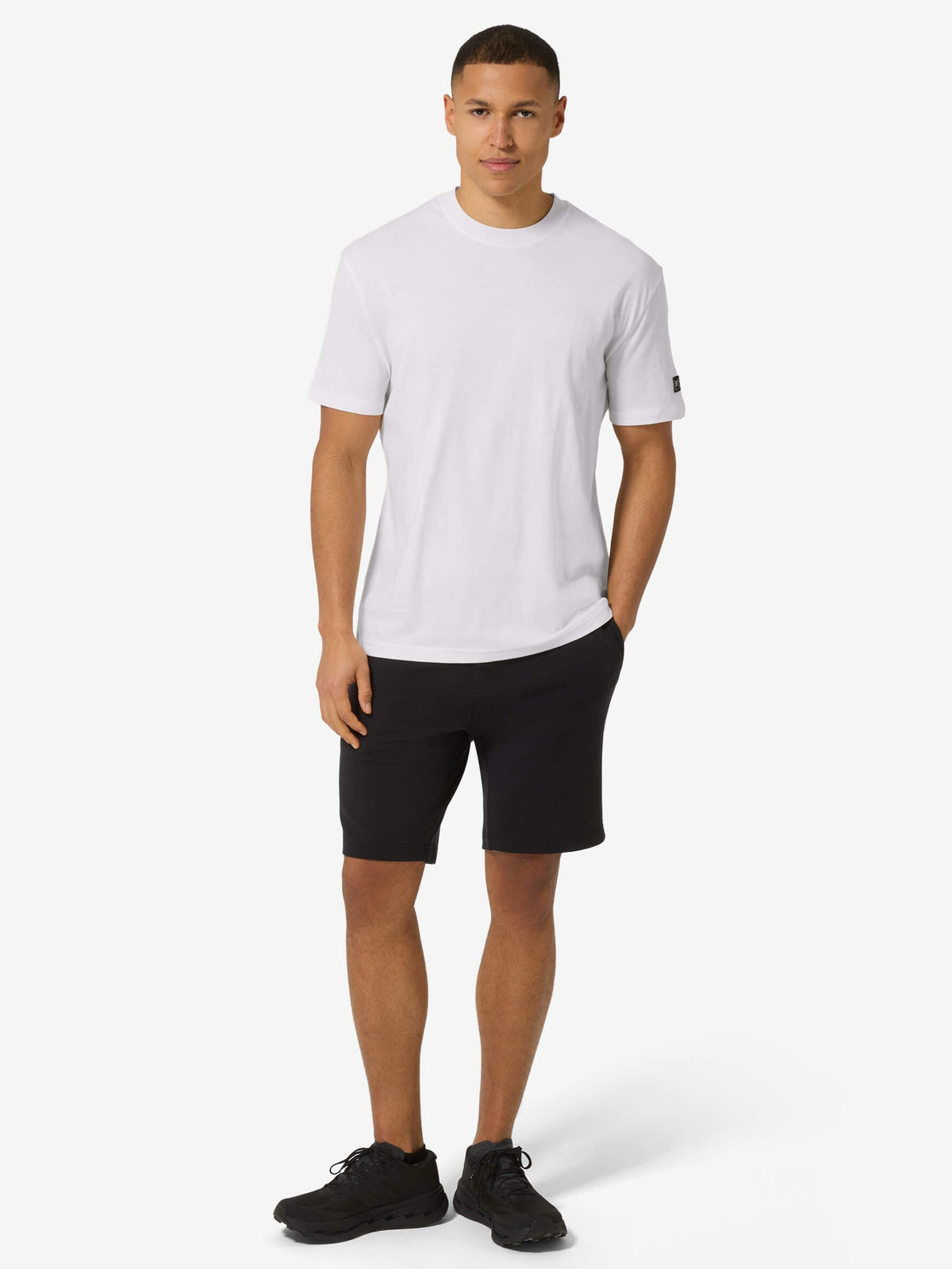 M CASUAL BIO COTTON TEE – mallin päällä