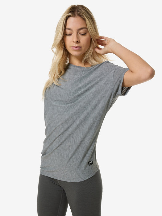 NAISTEN YOGA LOOSE T-PAITA