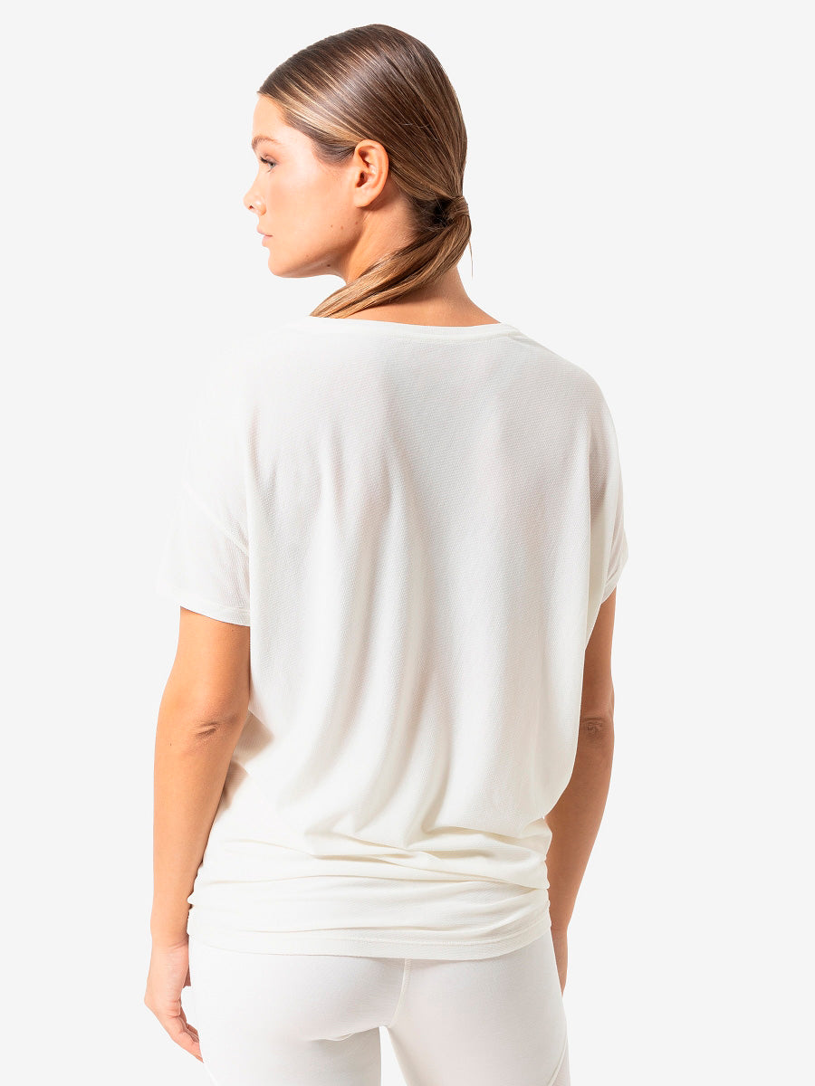 super.natural Loose Air Tee naisten merinopaita joogaan ja treeniin