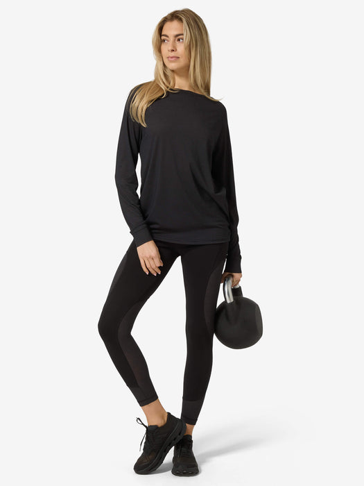 NAISTEN LEISURE AIR PITKÄHIHAINEN PAITA