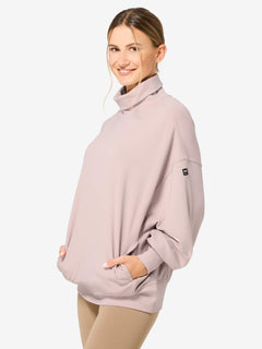 W ROLLING ROLL NECK – mallin päällä