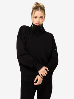 W ROLLING ROLL NECK – mallin päällä
