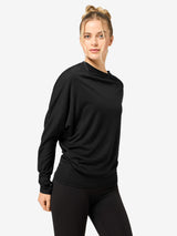 W YOGA LOOSE LS – mallin päällä